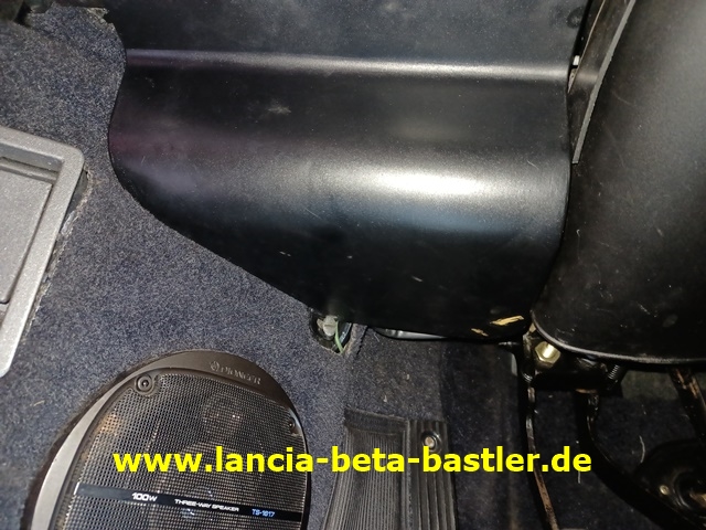 09_Sicherungsfach_oeffnen_Small 09_Sicherungsfach_oeffnen_Small