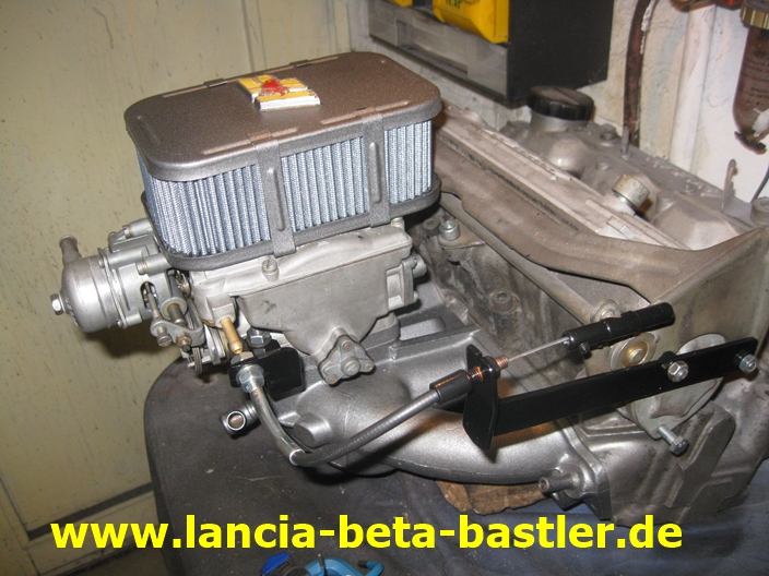 36 mm Doppelvergaser System für den Lancia Beta-5 36 mm Doppelvergaser System für den Lancia Beta-5