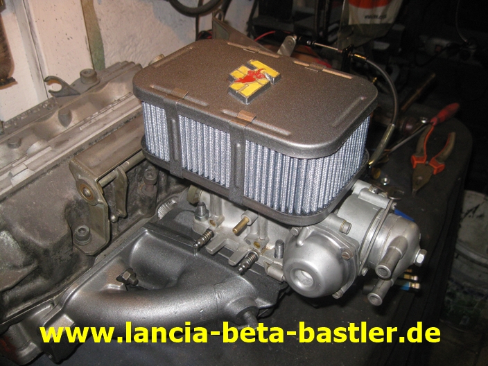 36 mm Doppelvergaser System für den Lancia Beta-6 36 mm Doppelvergaser System für den Lancia Beta-6