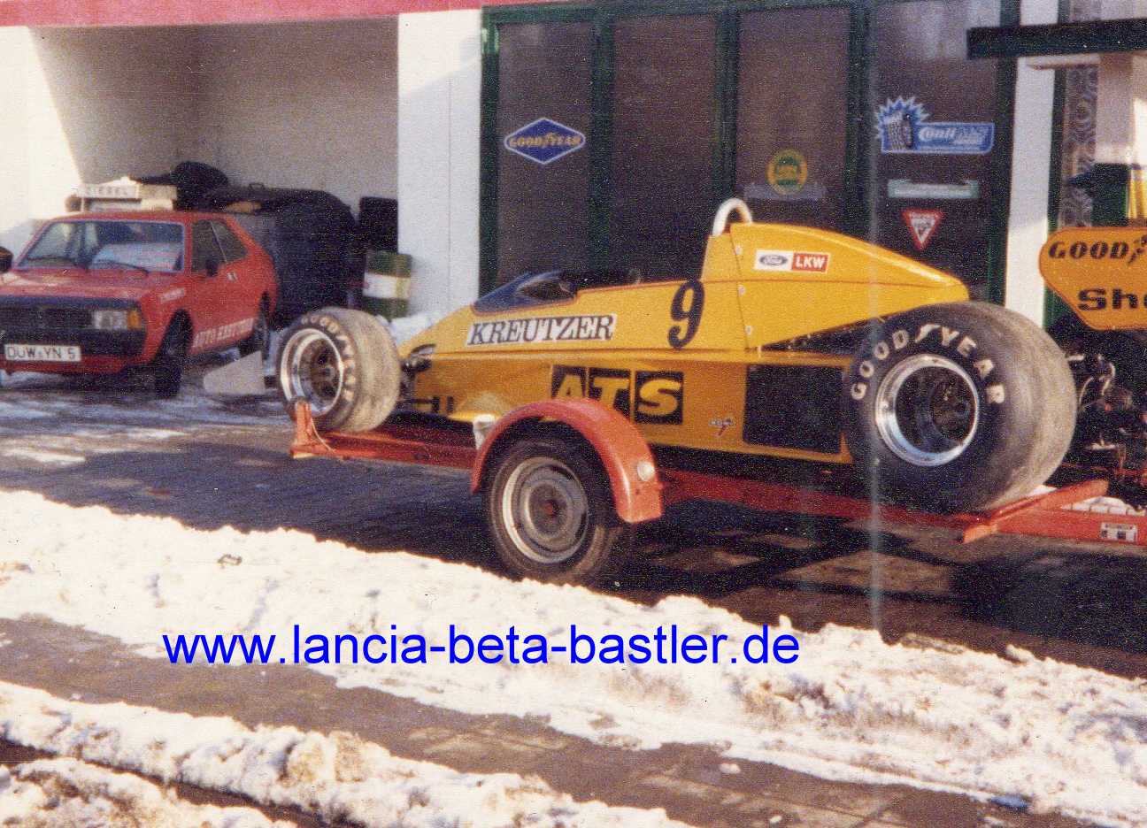 ATS Formel 1 Wagen im Hintergrund Seat Sport ATS Formel 1 Wagen im Hintergrund Seat Sport