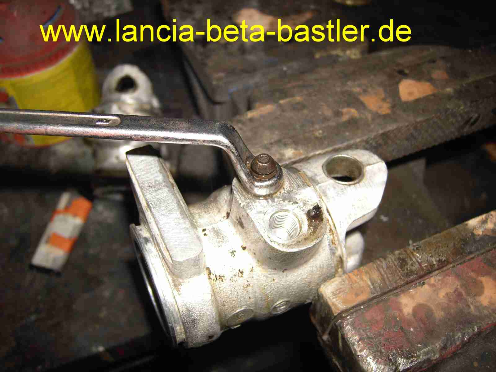 Bremsnippel öffnen Lancia Beta Bremsnippel öffnen Lancia Beta