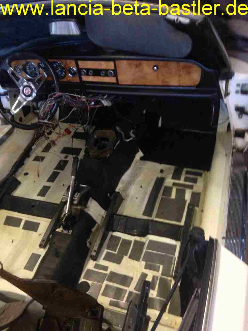 Fiat 124 Spider Innenraum6 Fiat 124 Spider Innenraum6