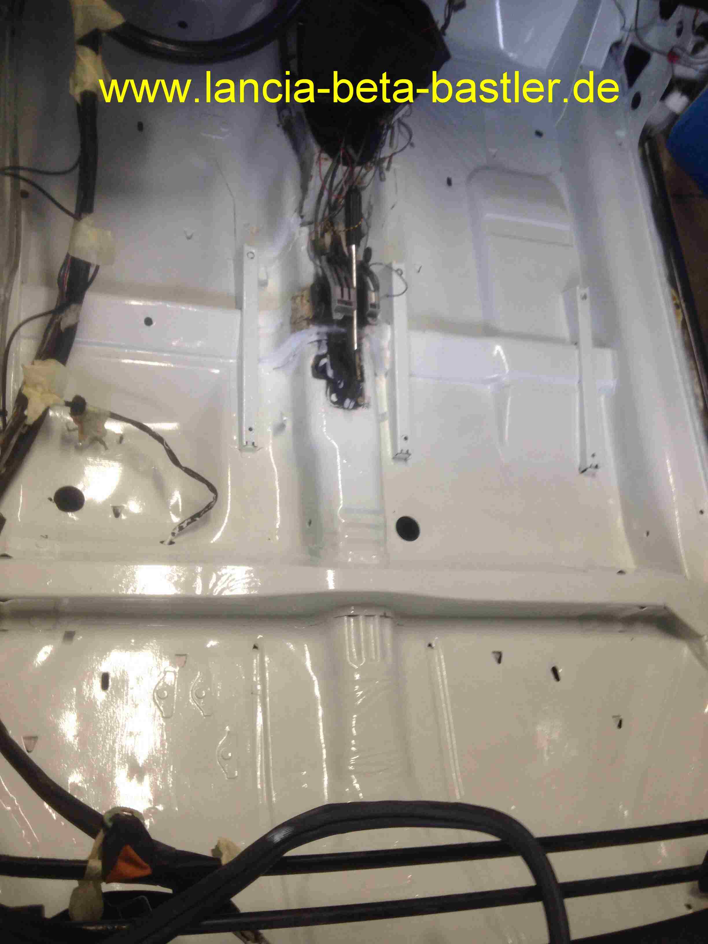 Fiat 124 Spider Innenraum lackiert Fiat 124 Spider Innenraum lackiert