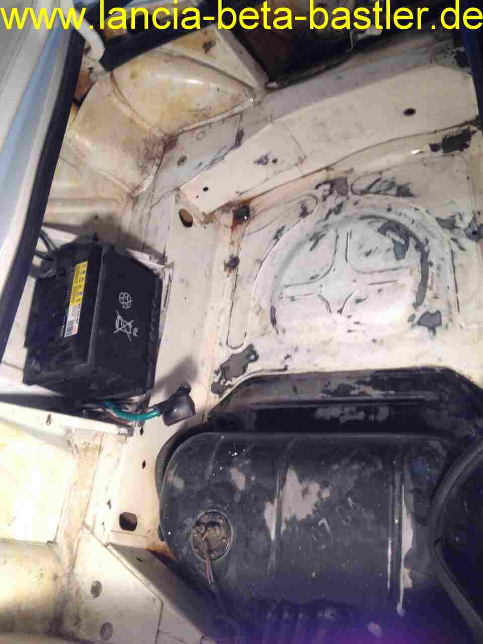 Fiat 124 Spider Kofferraum2 Fiat 124 Spider Kofferraum2
