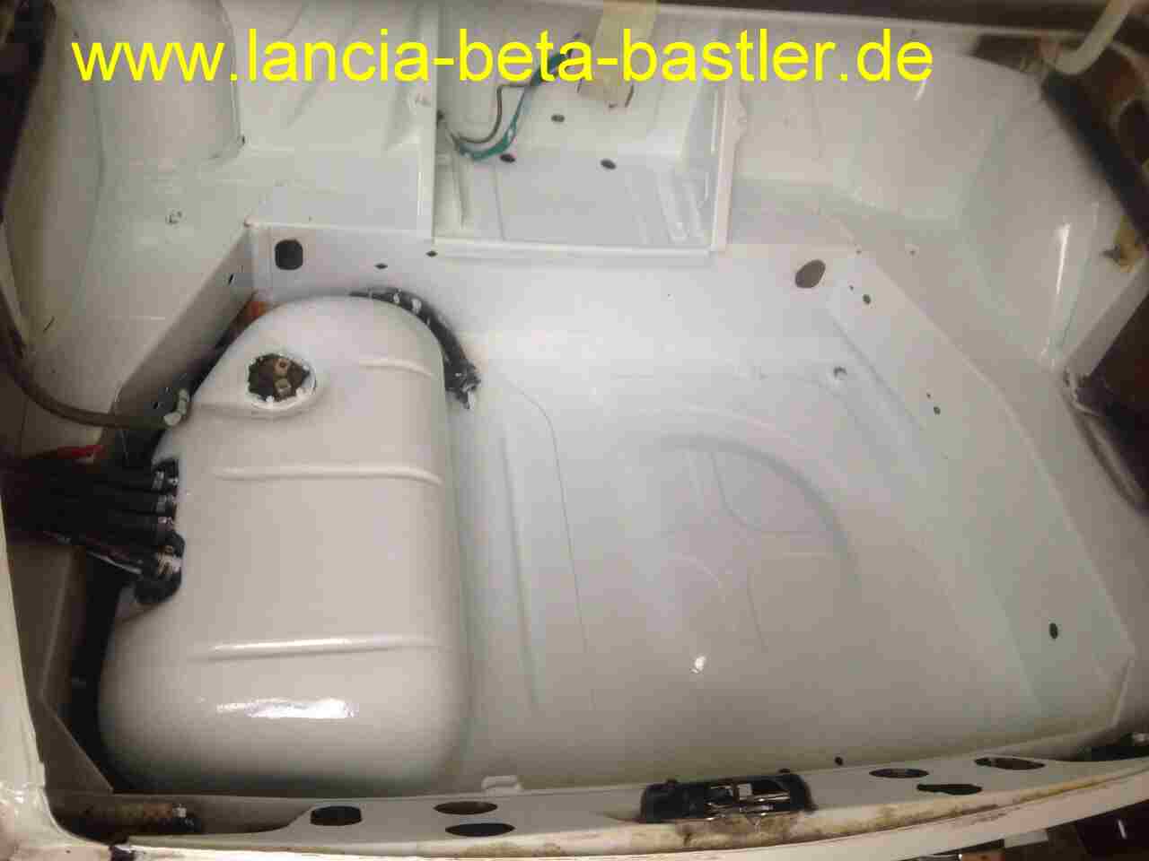 Fiat 124 Spider Kofferraum3 Fiat 124 Spider Kofferraum3