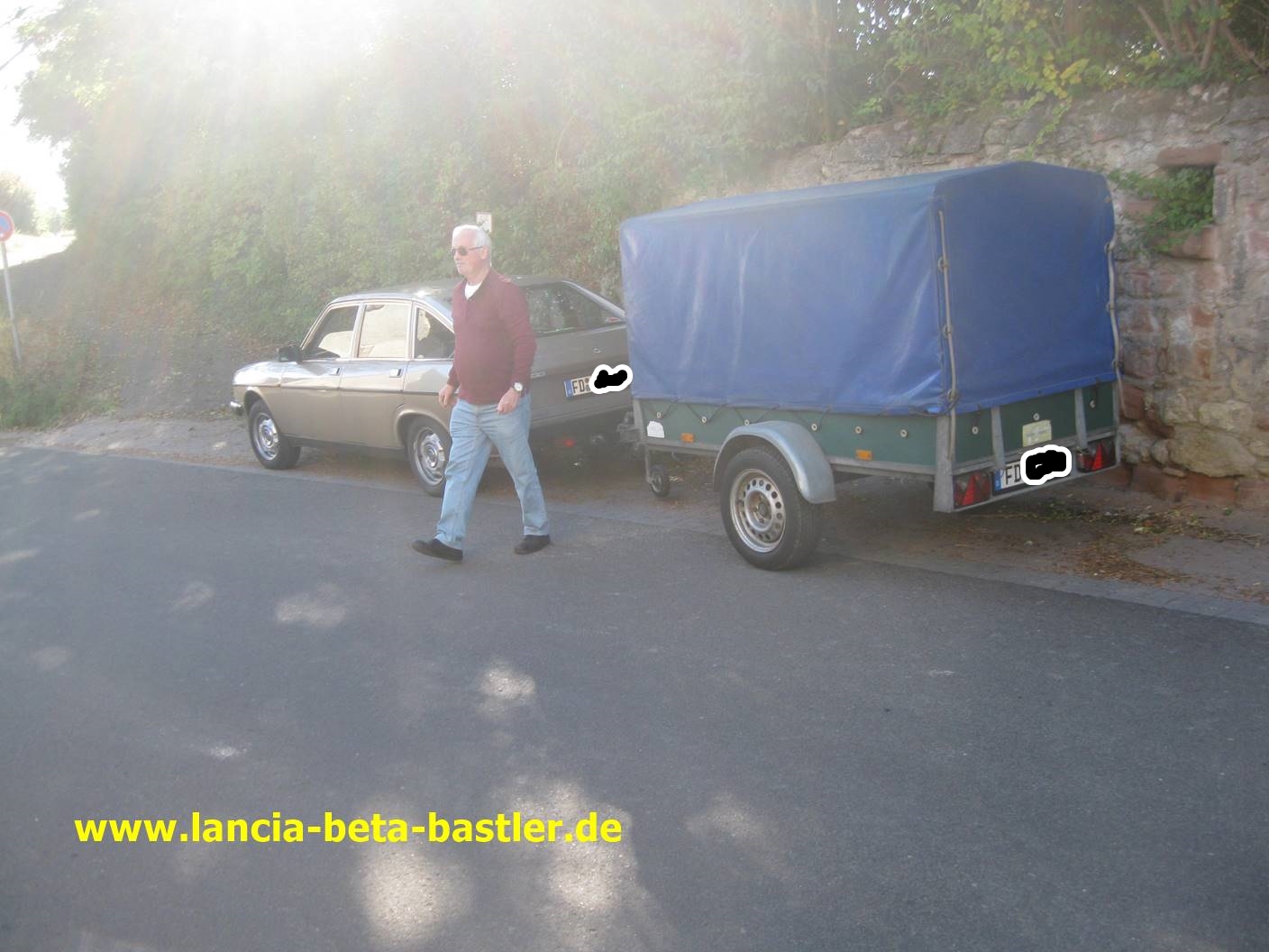 Lancia Beta Berlina mit Hänger Lancia Beta Berlina mit Hänger