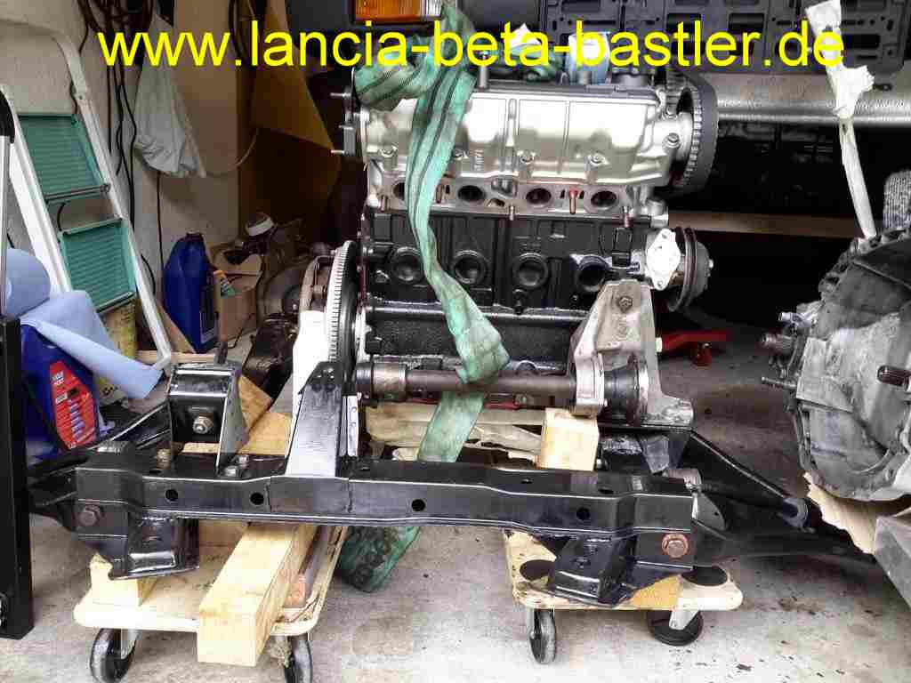 Lancia Beta Motor auf Hilfsrahmen