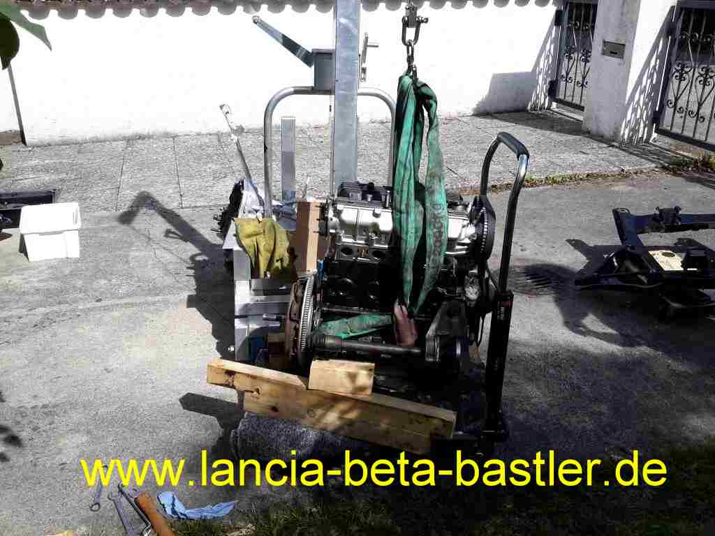 Lancia Beta Motor auf Wagen Lancia Beta Motor auf Wagen