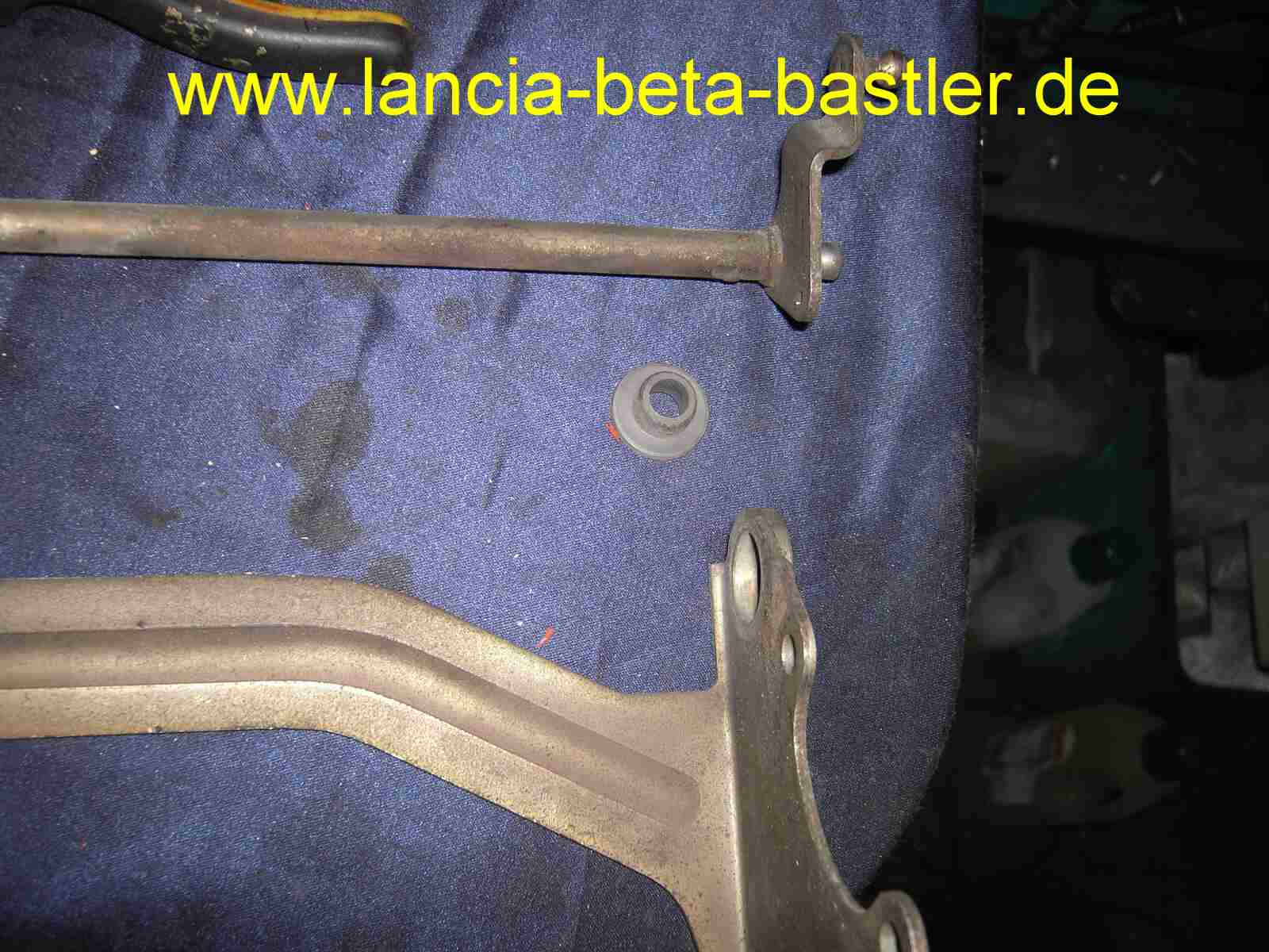 Vergasergestnge Lancia Beta defekt4