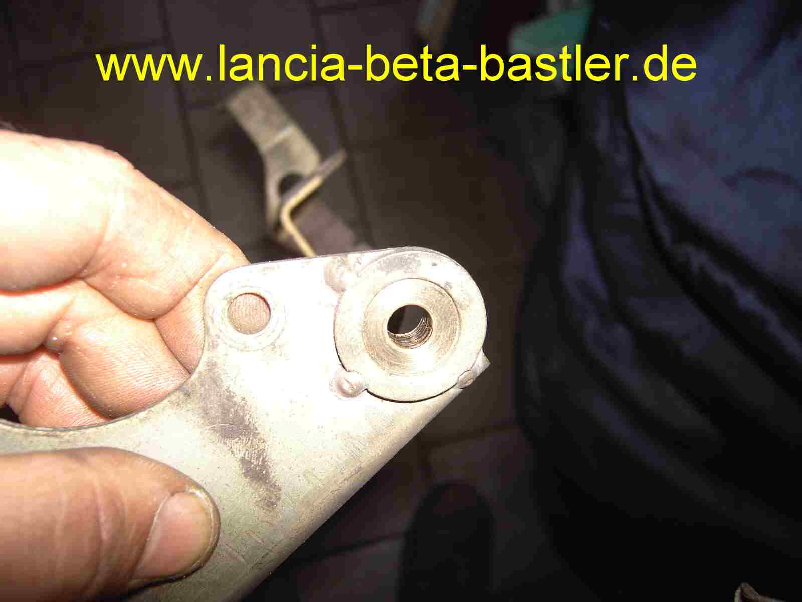 Vergasergestnge Lancia Beta defekt6
