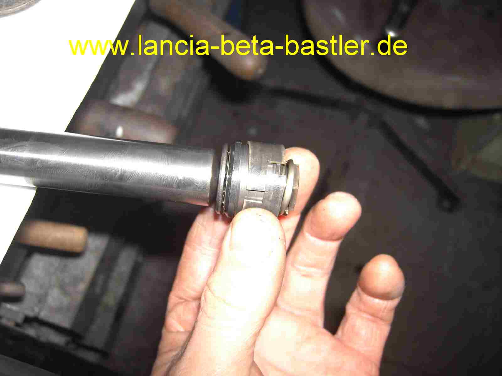Zusammenbau Federbeine vorne Lancia Beta Zusammenbau Federbeine vorne Lancia Beta