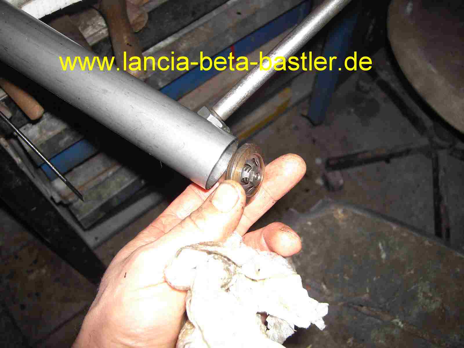 Zusammenbau hintere Federbeine Lancia Beta Spider3 Zusammenbau hintere Federbeine Lancia Beta Spider3